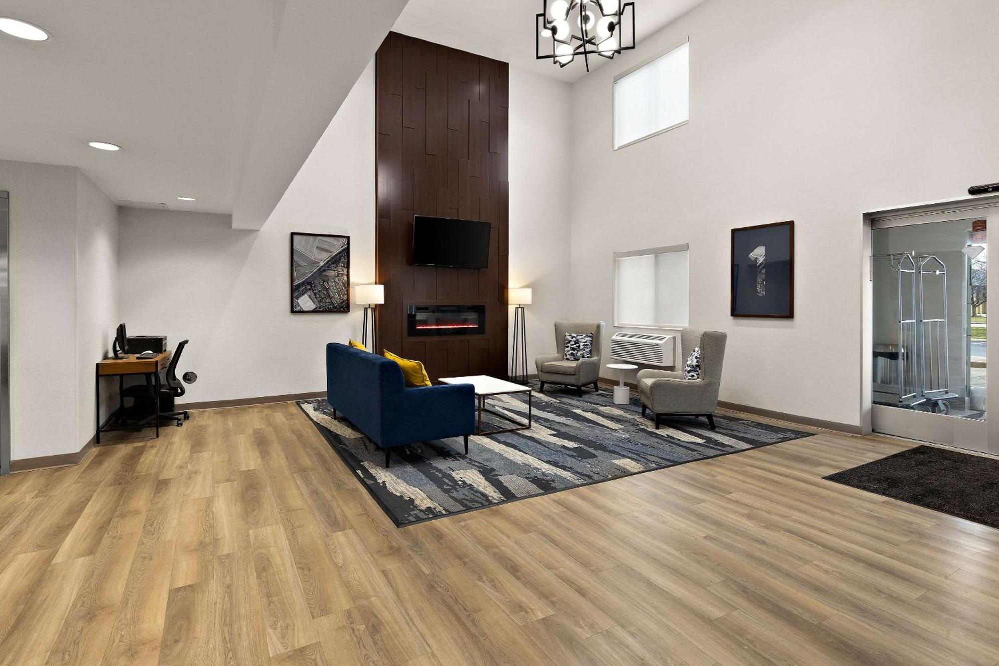 פרמונט Comfort Inn & Suites מראה חיצוני תמונה