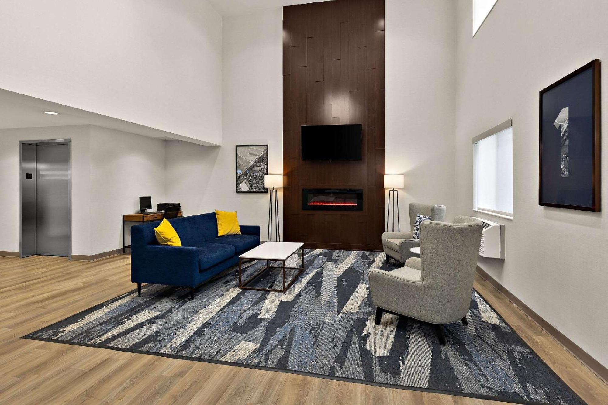 פרמונט Comfort Inn & Suites מראה חיצוני תמונה